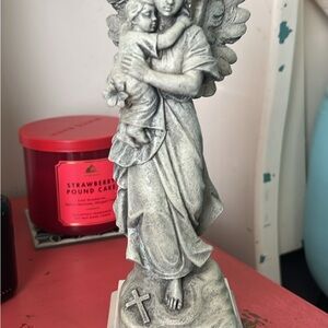 Angel Statue with Child - Gray Music box